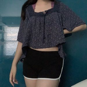 🦋Boho peasant Dark patterned crop top